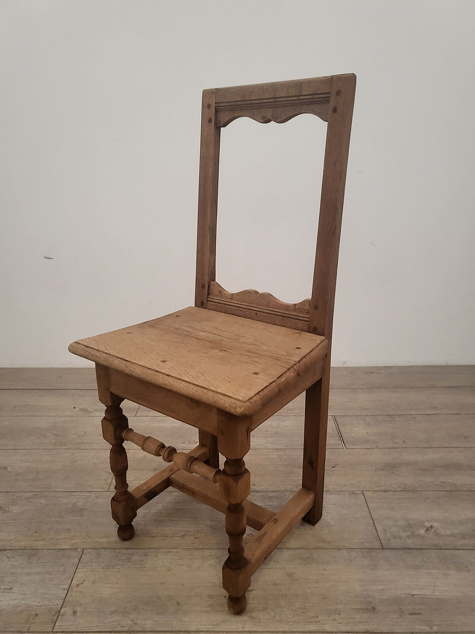 フランスアンティーク ロレーヌチェアー 人気の高い 座りやすい椅子 G