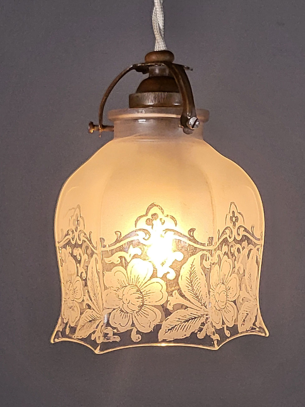 フランスアンティーク の吊り下げ 酸エッチング ガラスシェード ランプ 雰囲気の良いランプ お洒落ランプ