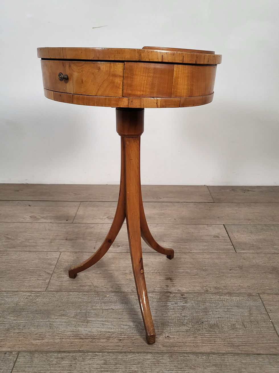 フランスアンティーク ミュリジエ材ナイトテーブル タコ足サイドテーブル ちょっと珍しいテーブル 上品 ショップディスプレー