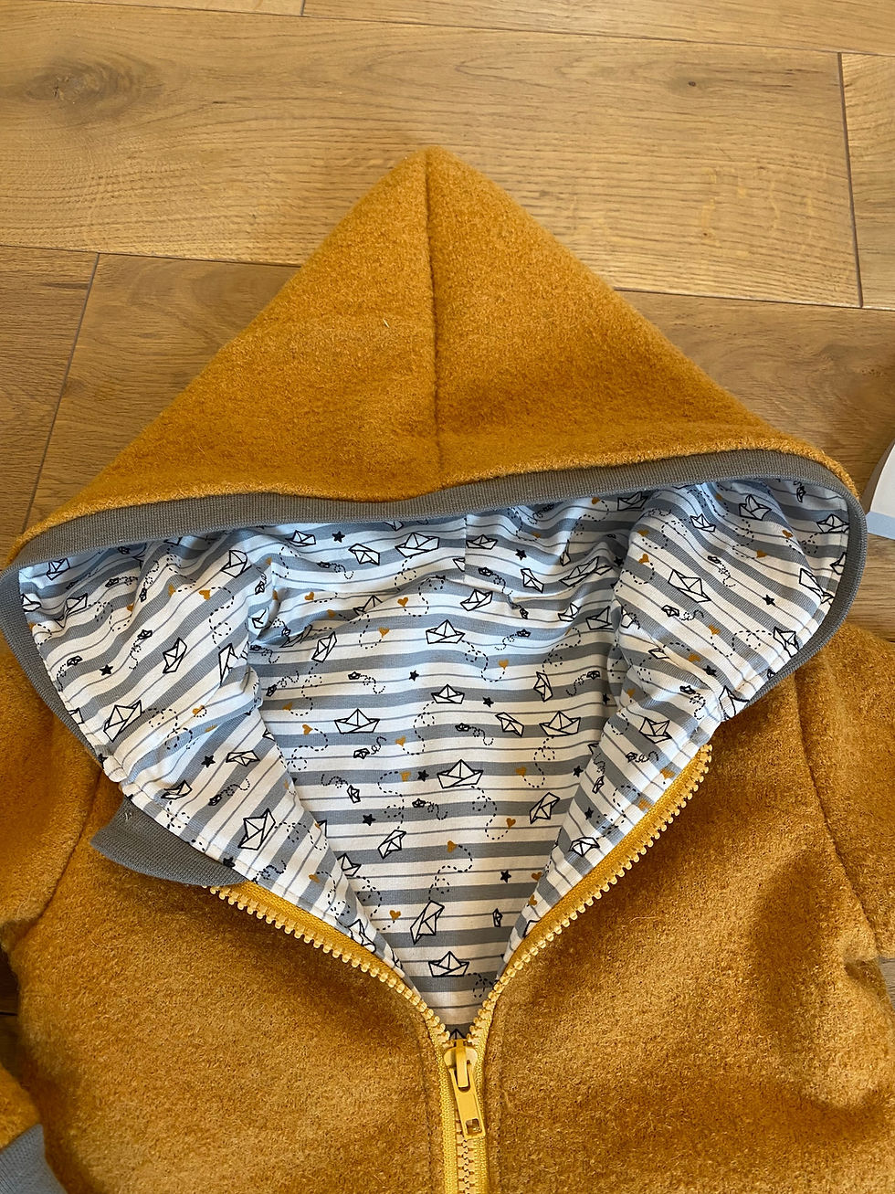 Miniature : Veste de promenade jaune moutarde avec poignets zippés en bateaux en papier gris clair
