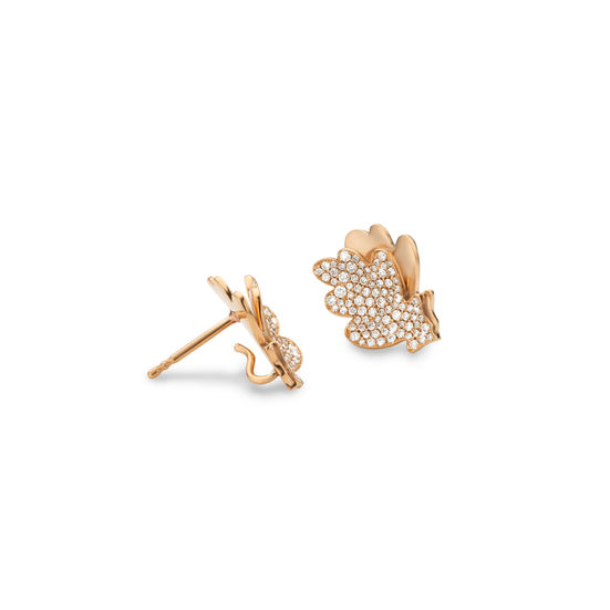 Detailed view of 18k rose gold top of the oak earrings – pavé set with white diamonds.