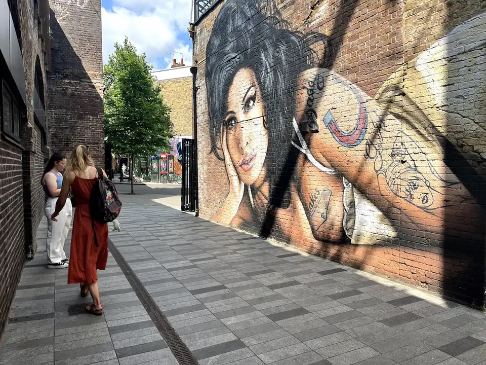 CAMDEN MARKET NORTH LONDON TOUR