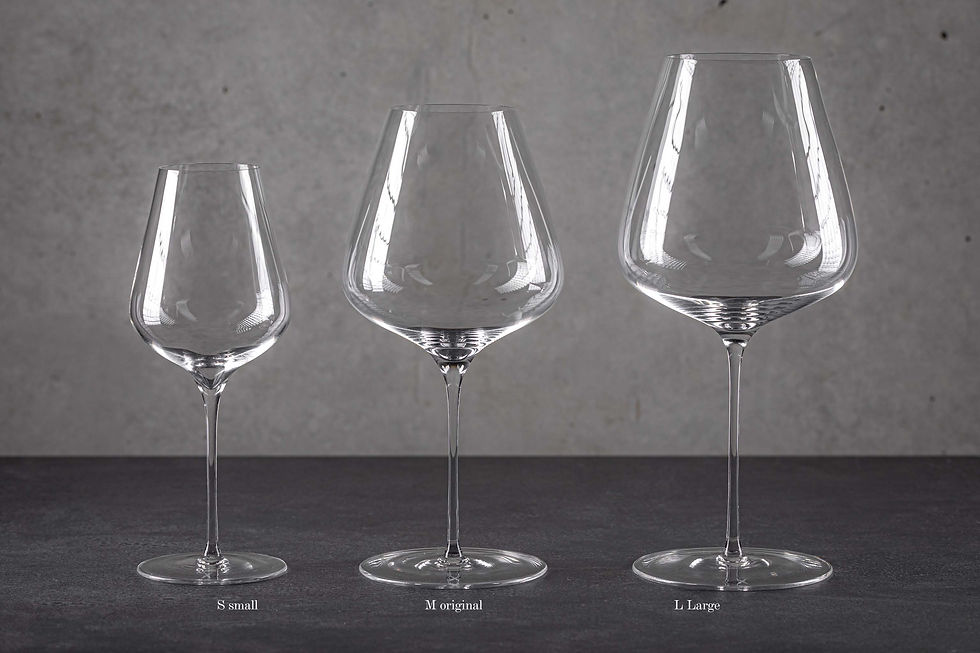 Wer Weingläser für Weinproben kaufen möchte, findet hier Kriterien zu Form, Gewicht und Handwerk