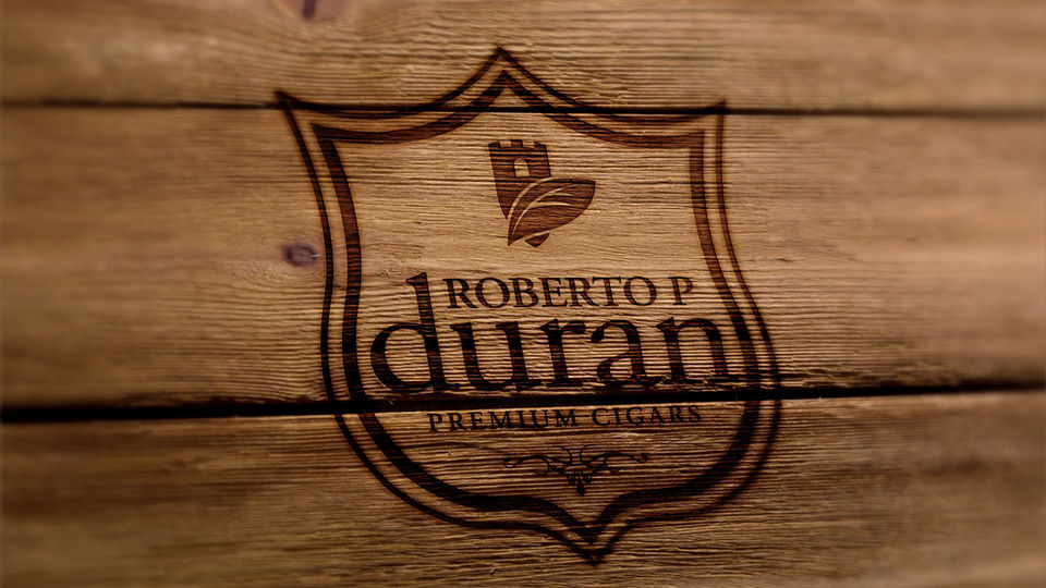 The Roberto Duran cigar combines the 
best quality tobacco fillers from 
Nicaragua and the Latin American 
region with a super-premium Habana 
Criollo colorado wrapper, produced in 
their plantation in Ecuador. 