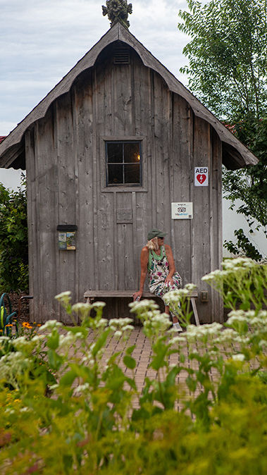 Inspiration and tranquility surrounded by an explosion of color and blooms.