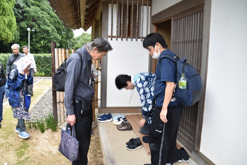 続いて藤棚の家を訪れました。