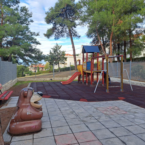 Παιδική Χαρά στον Ν. 751: Μικρή, περιποιημένη και μέσα στο πράσινο