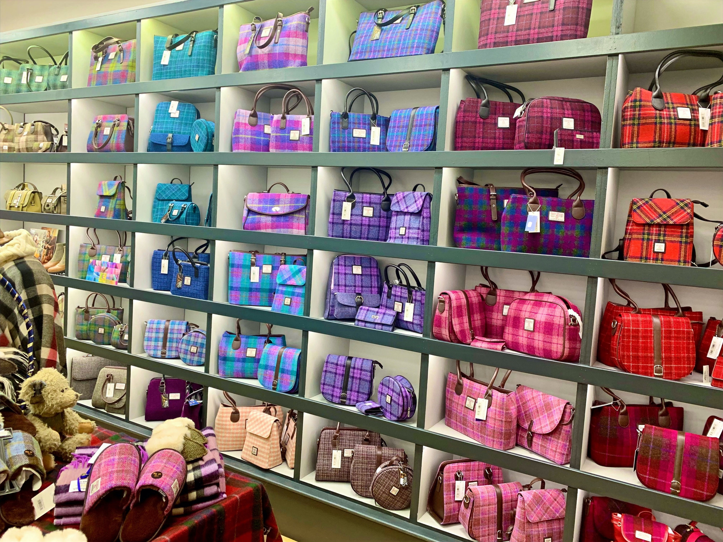 Handbags & Purses