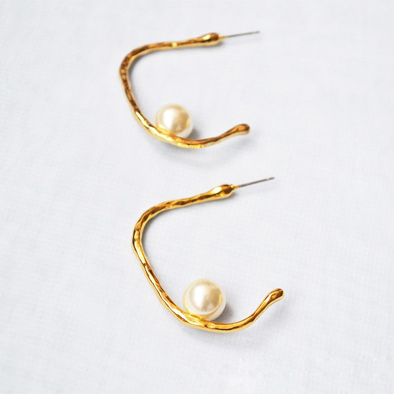 Thumbnail: 18k Gold-PVD Plated Pearl C hoop Earrings-S925 Post