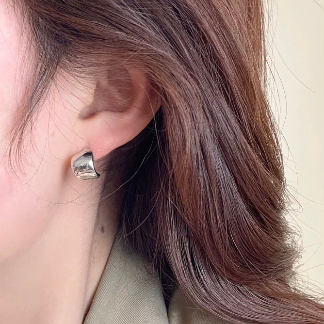 Thumbnail: Irregular Teardrop Stud Earrings -S925 Post