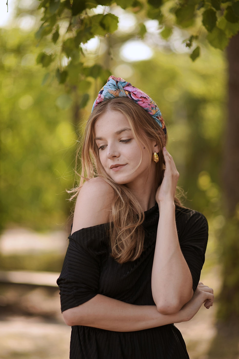 Opaska MAXI na głowę z dużym supełkiem supełek kwiaty KOSS