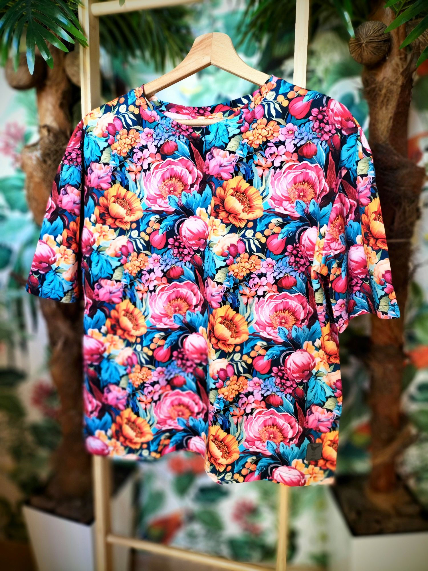 T-Shirt oversize damski, wzór kwiatowy