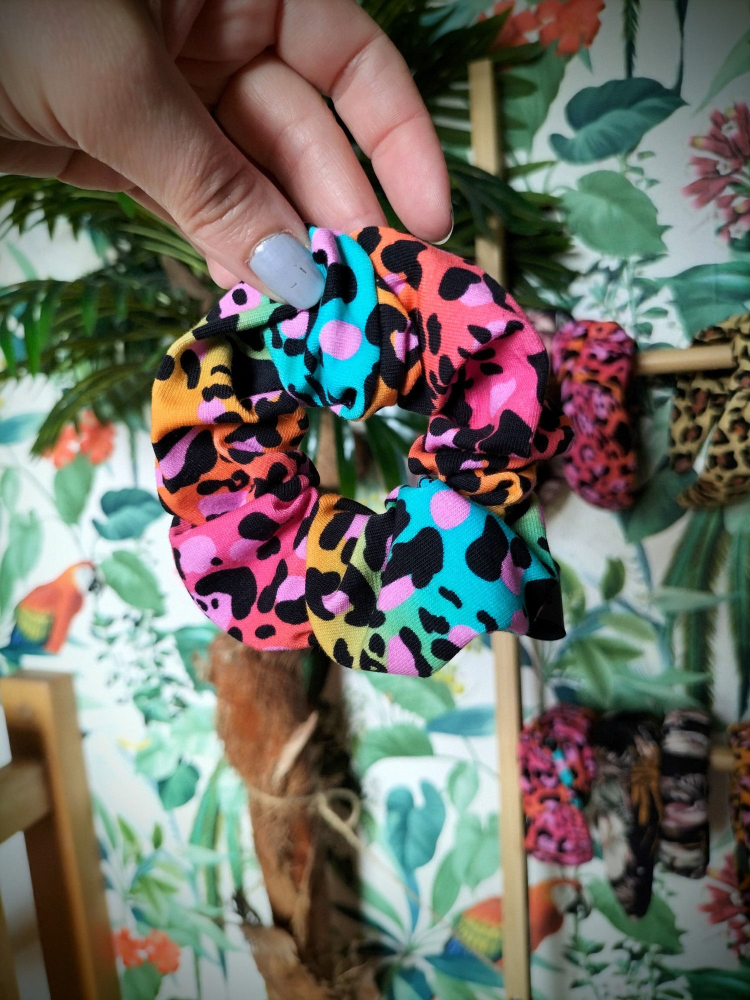 Gumka frotka do włosów SCRUNCHIES panterka różne kolory KOSS