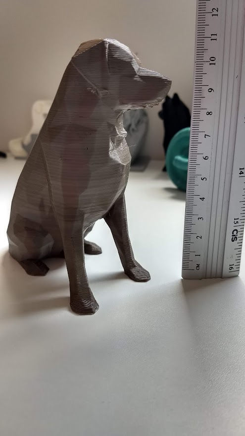 Miniatura: Cão Labrador Sentado Low Poly 3D amarelo, laranja, preto, marrom, branco
