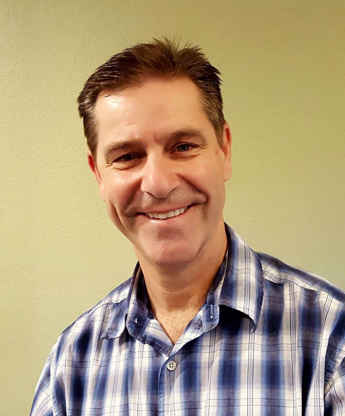 Meet Us Distinctive Dentures