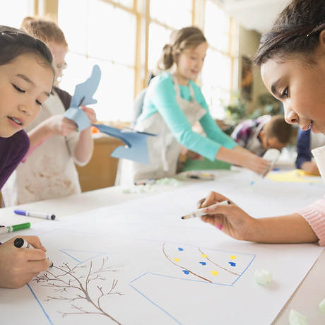 Les enfants de la classe d'art