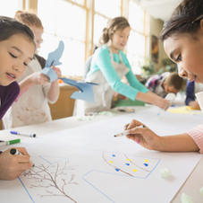 Barn i Art Class