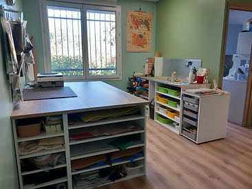 cabinet de fabrication sur mesure de semelles orthopediques posturale, semelles de stimulation plantaire, bilan postural complet, test postural, test barometrique, test stabilométrique, prise en charge de douleurs multiples, douleurs de pieds, douleurs de chevilles, entorse de cheville, perte des releveur de pied, perte de sensibilité, problème neurologique, troubles postural, pieds plats, pieds creux, orteils en griffes, pieds affaissés, pied qui s'élargi, boiterie, problème de longueur de jambe, bascule de bassin, problème à la marche après pose de prothèse de hanche, problème à la marche après pose de prothèse de genou, bassin décalé, bassin qui penche, troubles neurologique, aponevrosite plantaire, épine calcanéen, tendinite du moyen fessier, tendinite du tendon achille, fabrication sur place au cabinet de crolles, fabrication spécifique et unique pour chaque patient, semelle thermocollée, semelle thermoformées, moulage des pieds, fabrication d'orthèse sur place selon patien