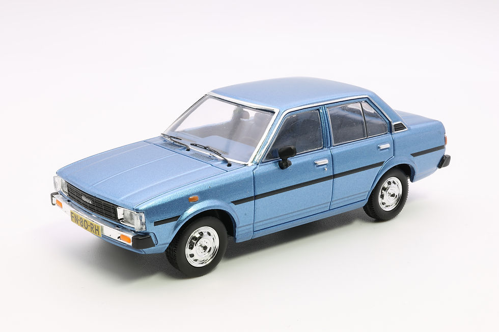#513 - Toyota Corolla Sedan DX E70 (1979) - Triple 9 T9-43052