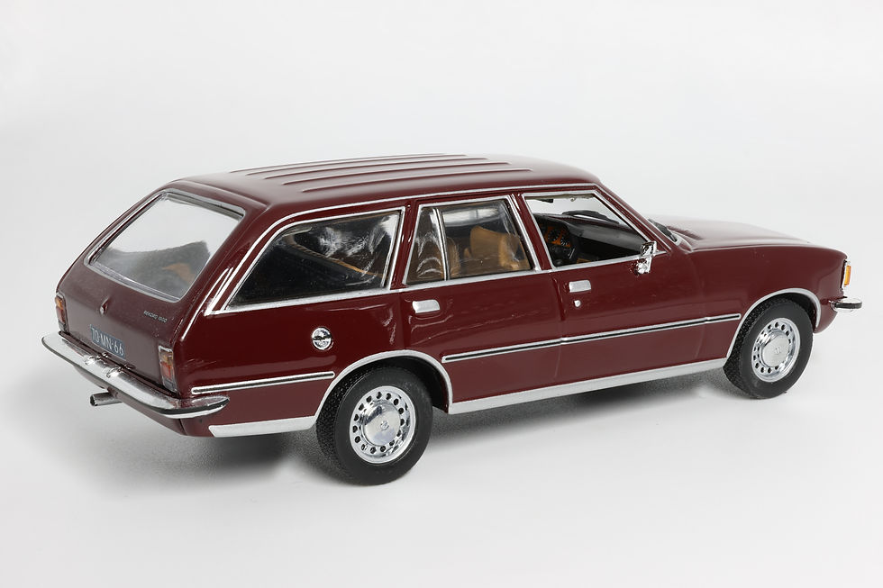 #493 - Opel Rekord D Caravan (1976) - Minichamps 400 044012