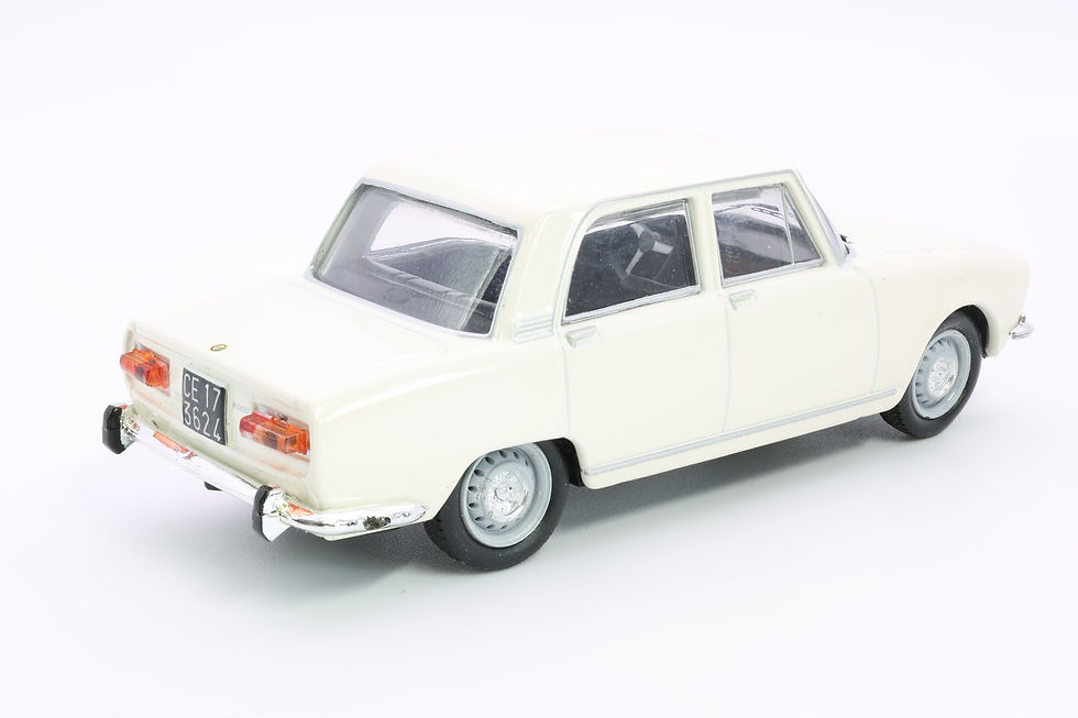 #281 - Alfa Romeo 2000 (1972) - M4