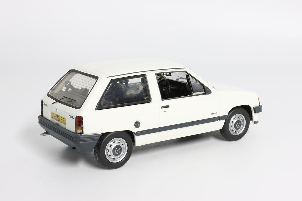 #300 - Opel Corsa A (1984) - Schuco