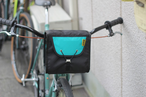 BxB バッグスバイバード/ハンドルバーバッグ Bags by Bird (BXB) Tail Grab Review - BIKEPACKING.com