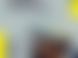 Tek bir görüntü oluşturmak için iki veya daha fazla pozla çekilen fotoğrafları birleştirme..