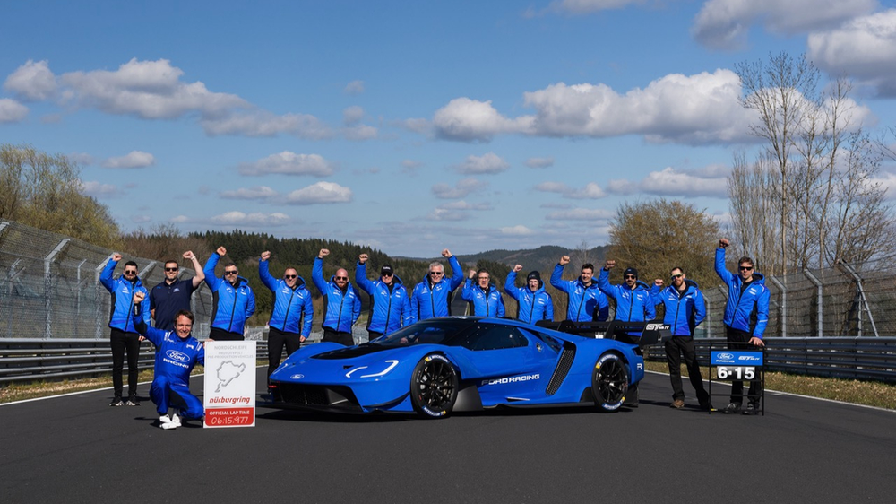 Ford GT: recordes no Nordschleife thumbnail