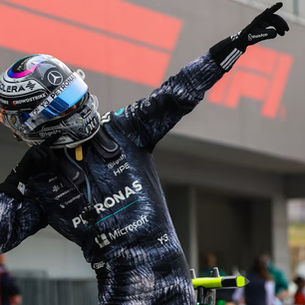 Kimi Antonelli ganha no Japão