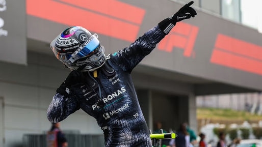 Kimi Antonelli ganha no Japão