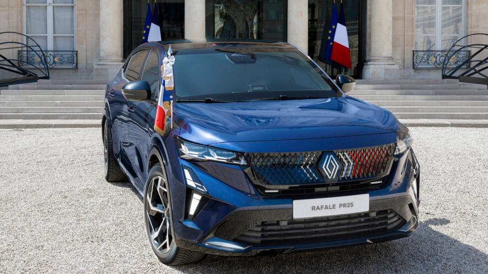 Macron "ganha" Renault Rafale thumbnail