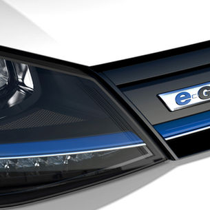 Volkswagen trava novo Golf elétrico