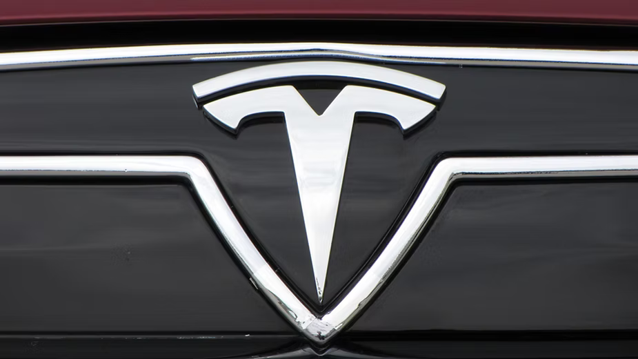 Carros elétricos: Tesla vence BYD thumbnail