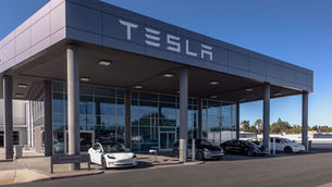 Tesla e Samsung anunciam parceria