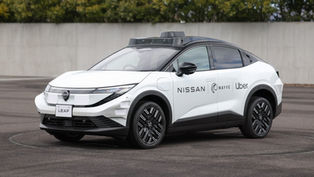Robotáxis Nissan, Uber e Wayve