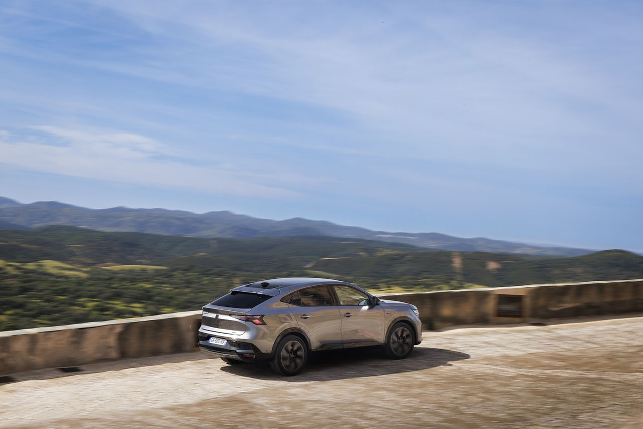 Renault Rafale E-Tech full hybrid 200