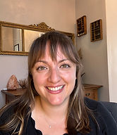 Gold Elegant Aesthetic Feminine Twitter Profile Picture_edited.jpg