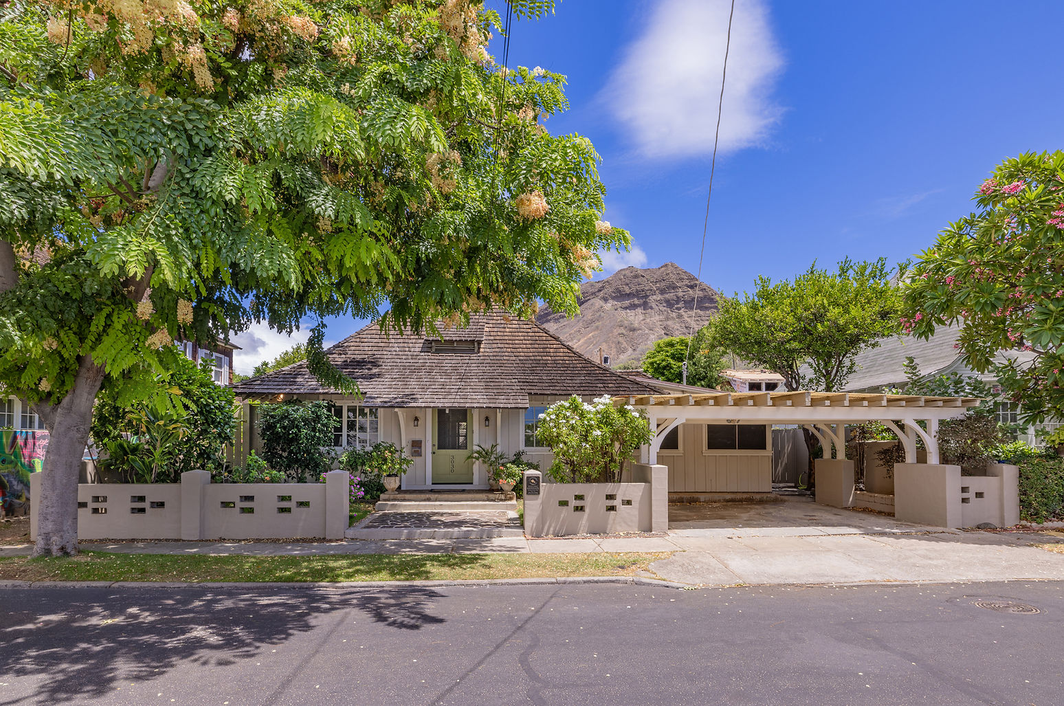 3030 Kalakaua Avenue