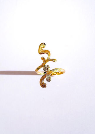 Golden diamond ring with lightcodes