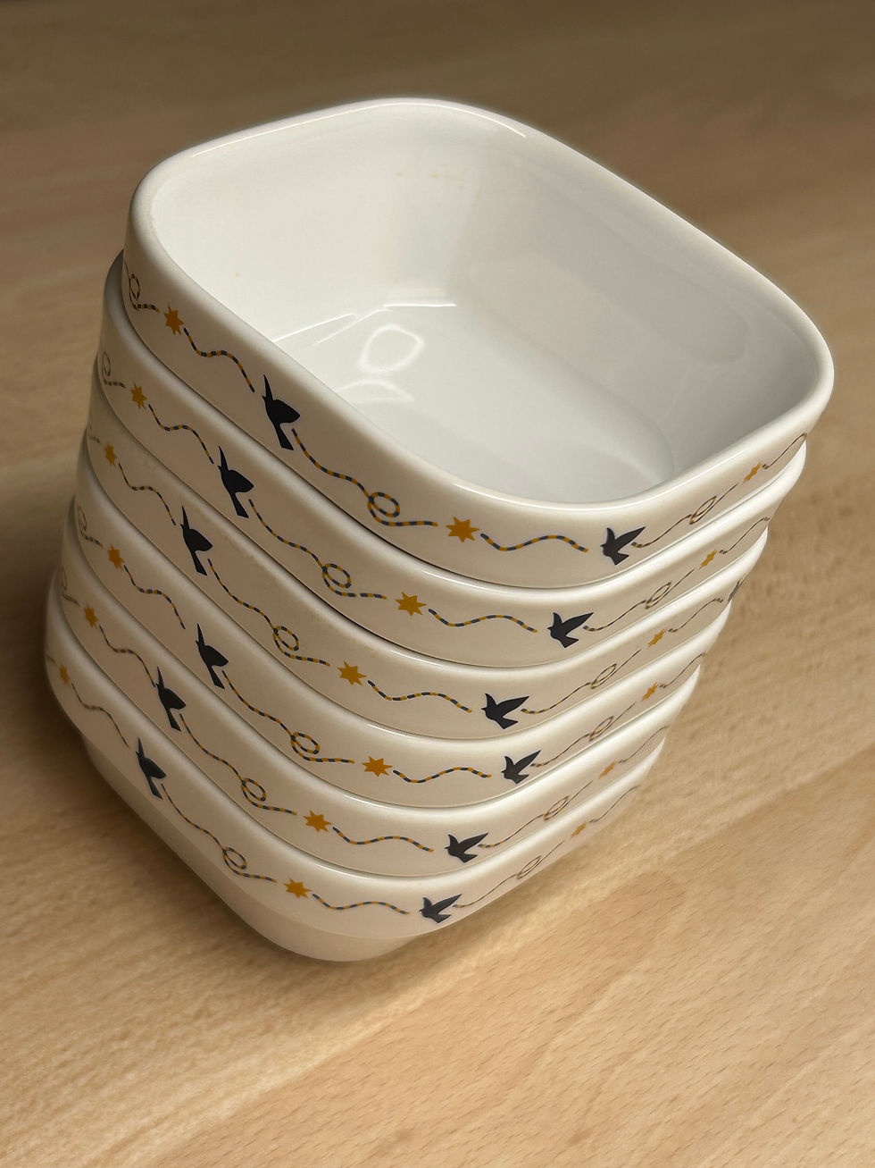 Miniatyrbild: Sabena Porcelain Bowls - René Magritte "L'Oiseau de Ciel"