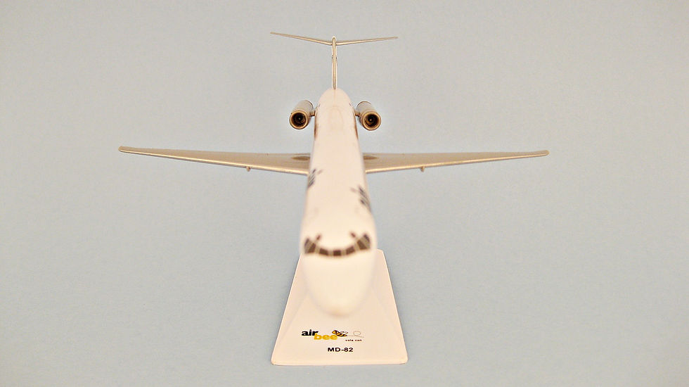 Miniatura: Air Bee Scale 1-200 model McDonnell Douglas MD-82 (DC-9-82)