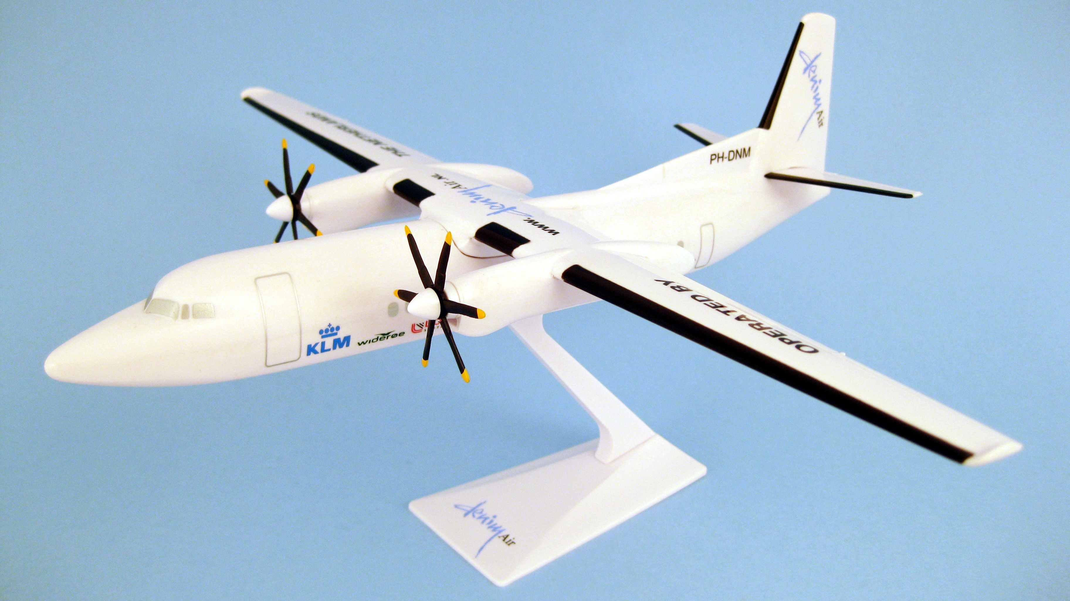 Denim Air Scale 1-100 model Fokker F-50 PH-DNM