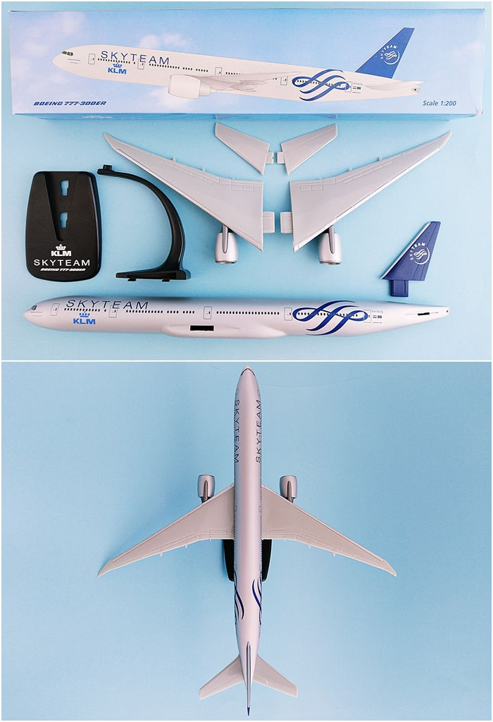 Miniaturbild: KLM Royal Dutch Airlines Skyteam Scale 1-200 model Boeing B777-300ER #2 PH-BVD