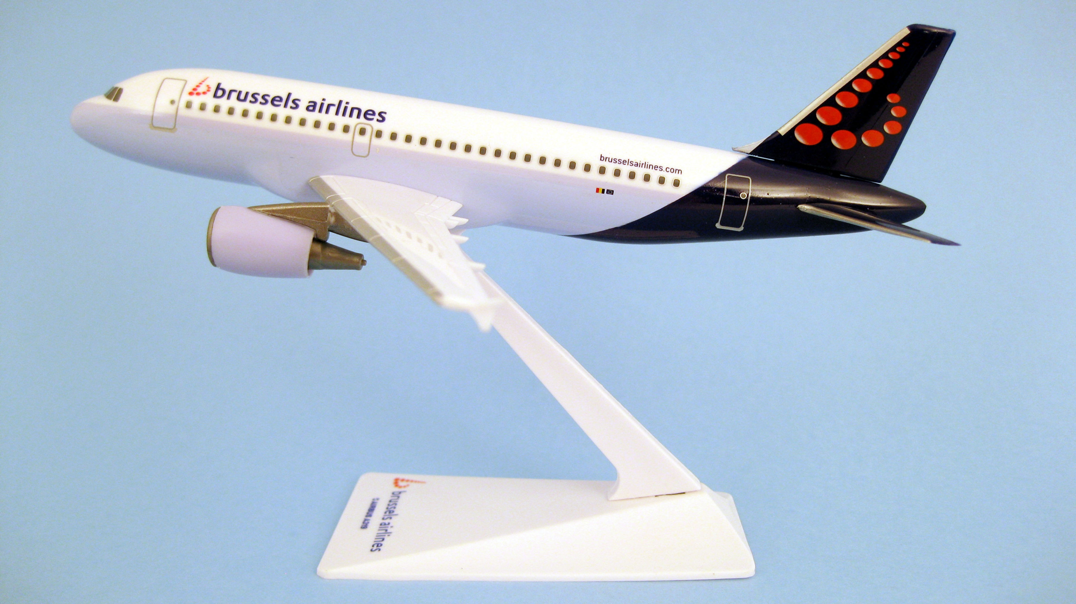 Brussels Airlines Scale 1-200 model Airbus A319