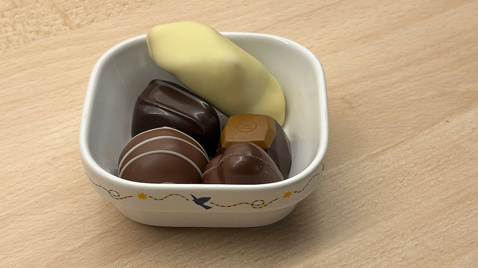 Miniatyrbild: Sabena Porcelain Bowls - René Magritte "L'Oiseau de Ciel"