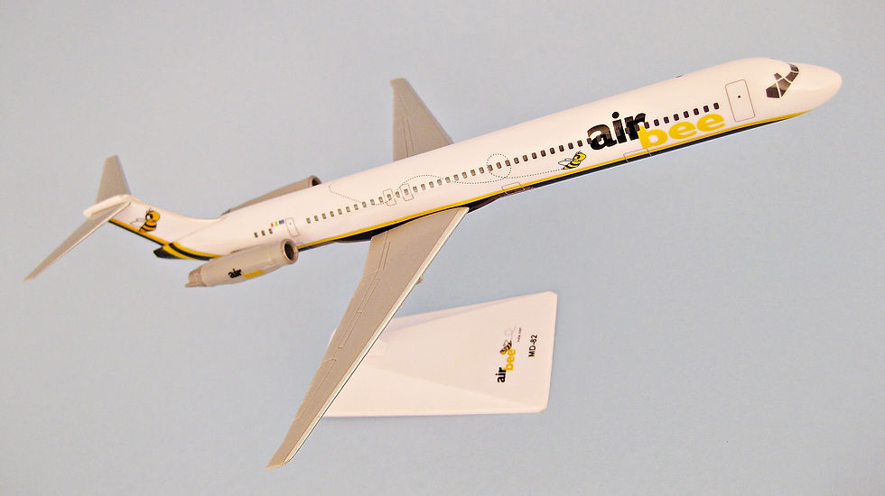Pikkukuva: Air Bee Scale 1-200 model McDonnell Douglas MD-82 (DC-9-82)