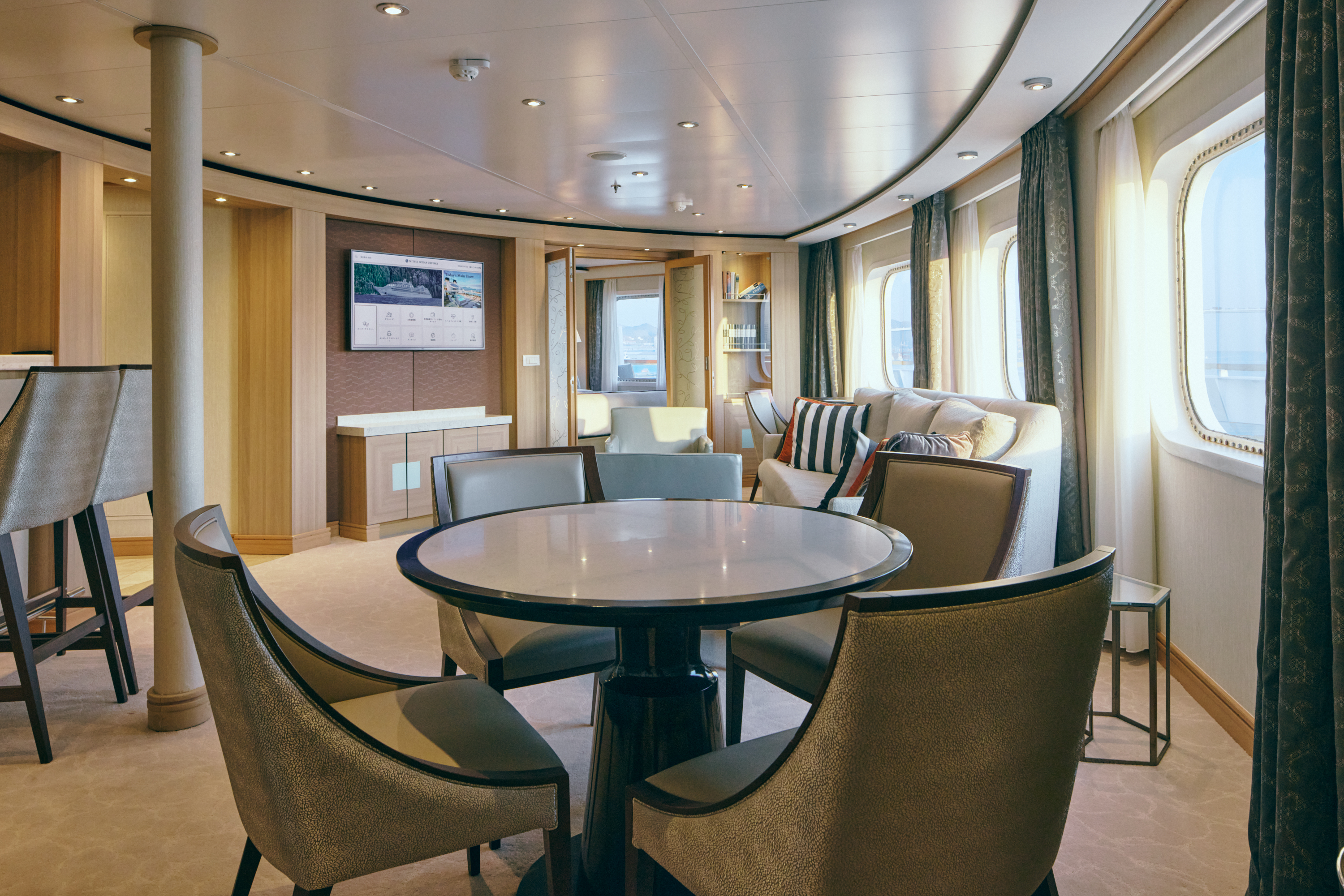 Luxury Suite