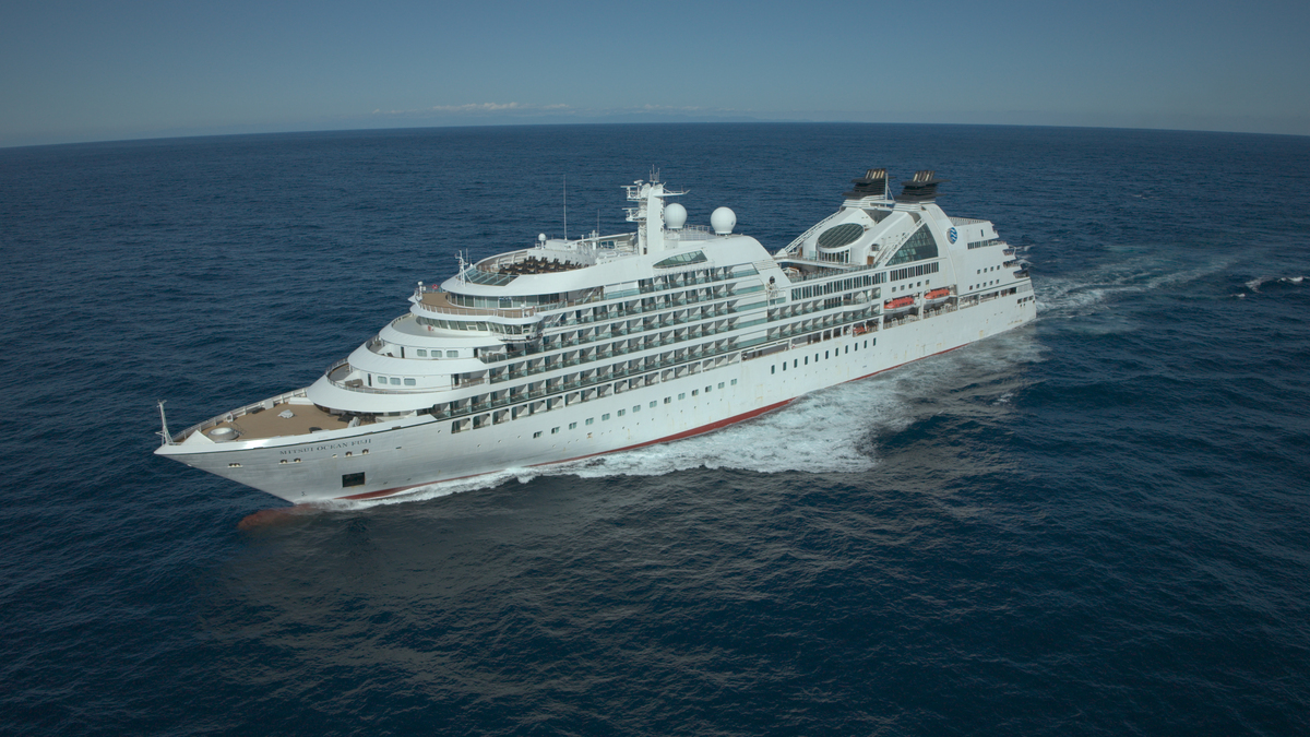 MITSUI OCEAN FUJI sailing in Japanese waters