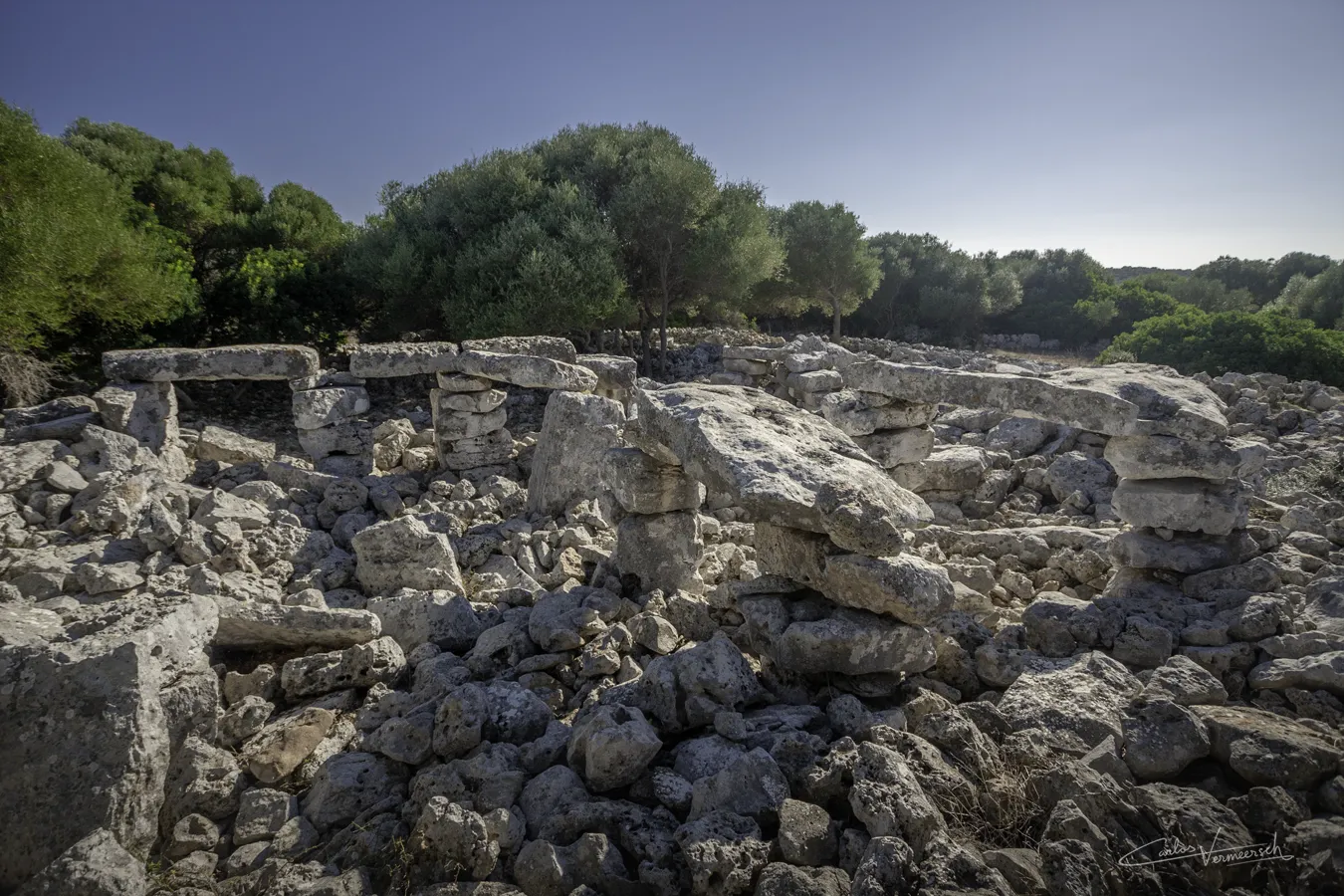 Na Comerma de Sa Garita, Menorca, Minorca, taula, talaiot, talayot, talayótico, talaiótico, talaiòtic, talaiotic, talayotic, navetiform, naviform, navetiforme, naviforme, Cartailhac circle, círculo de Cartailhac, cercle de Cartailhac